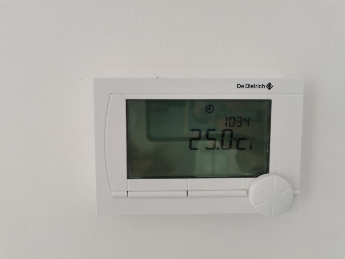 Semnoz & Lac - Wifi - Parking - Netflix - Balcon - Centre-Ville Sevrier Luaran gambar